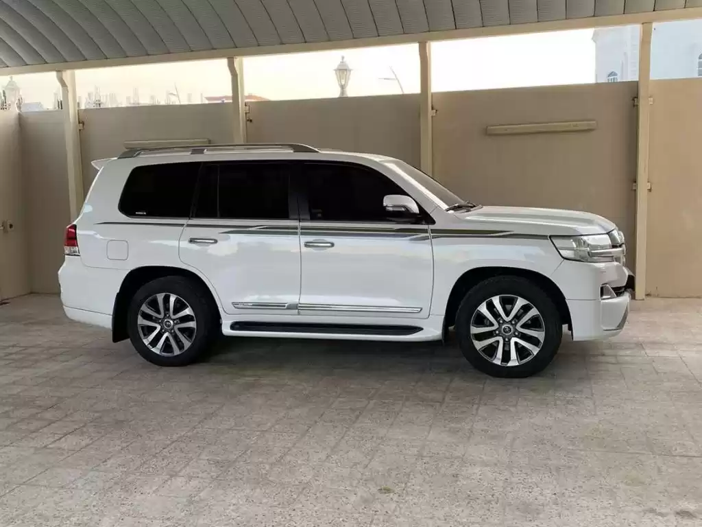 Used Toyota Land Cruiser For Sale in Doha #12163 - 1  image 